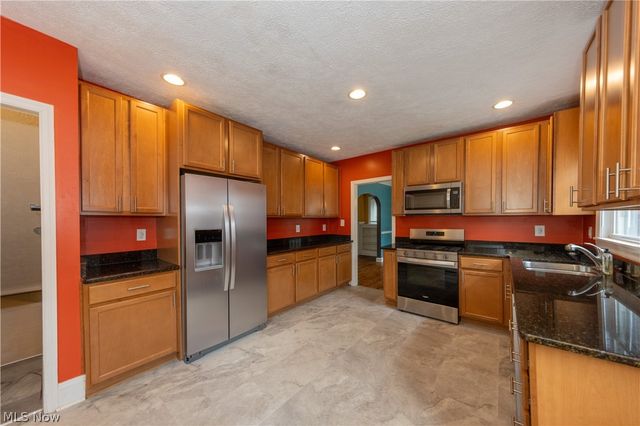18526 Scottsdale Boulevard, Shaker Heights, OH 44122