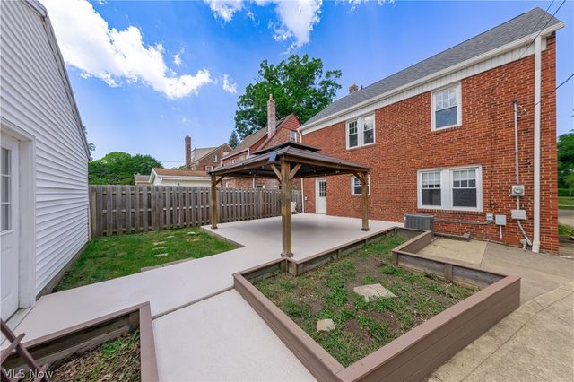 18526 Scottsdale Boulevard, Shaker Heights, OH 44122