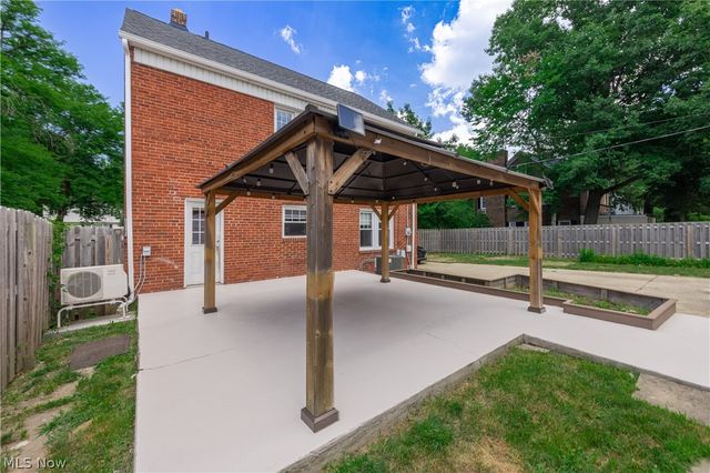 18526 Scottsdale Boulevard, Shaker Heights, OH 44122