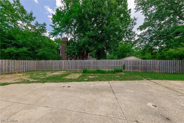18526 Scottsdale Boulevard, Shaker Heights, OH 44122