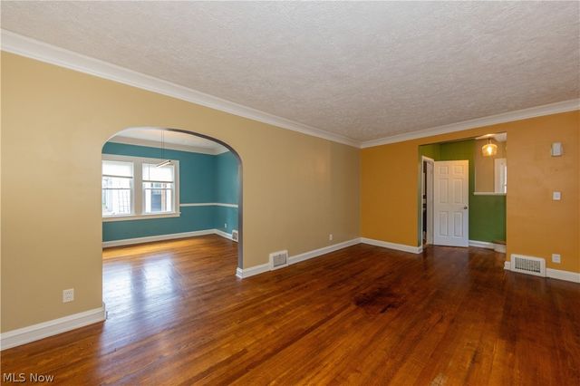 18526 Scottsdale Boulevard, Shaker Heights, OH 44122