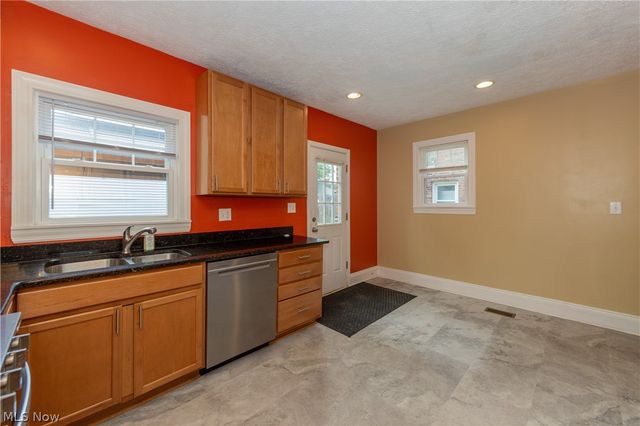 18526 Scottsdale Boulevard, Shaker Heights, OH 44122