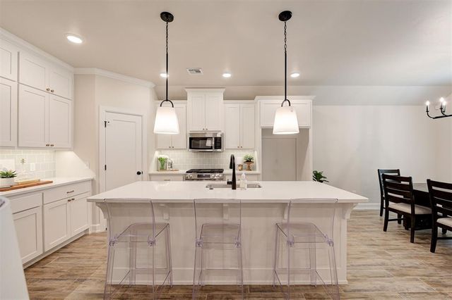 4840 Sundowner Lane, Edmond, OK 73034
