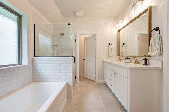 4840 Sundowner Lane, Edmond, OK 73034