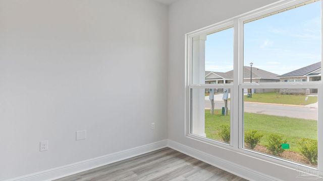 2127 Aqua St, Gulf Breeze, FL 32563
