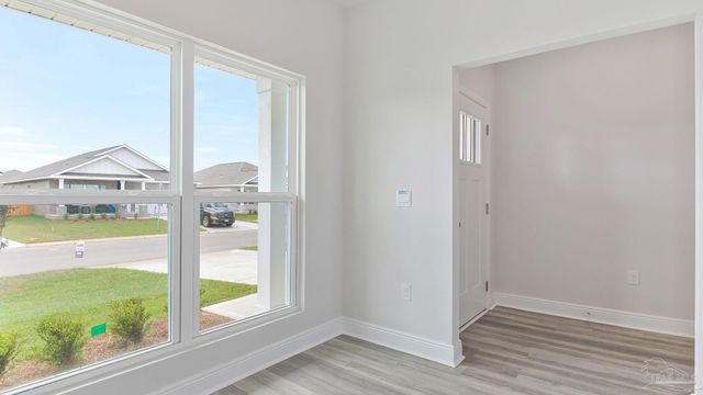 2127 Aqua St, Gulf Breeze, FL 32563