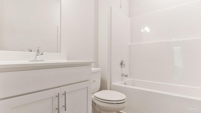 2127 Aqua St, Gulf Breeze, FL 32563