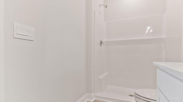2127 Aqua St, Gulf Breeze, FL 32563