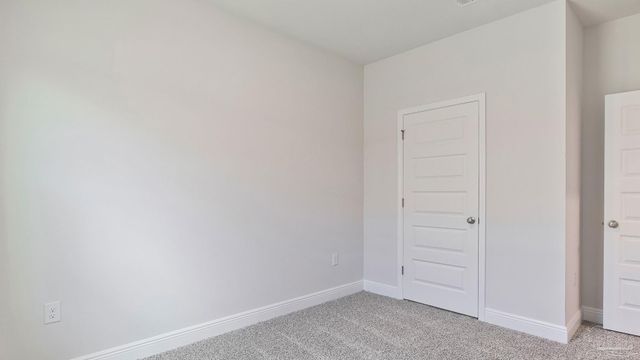 2127 Aqua St, Gulf Breeze, FL 32563