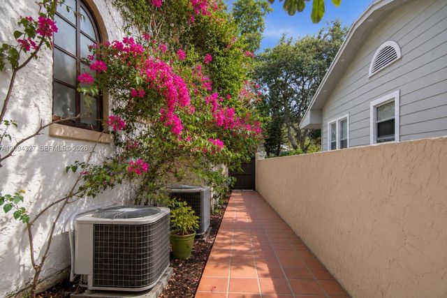 1621 SW 11th Street, Miami, FL 33135