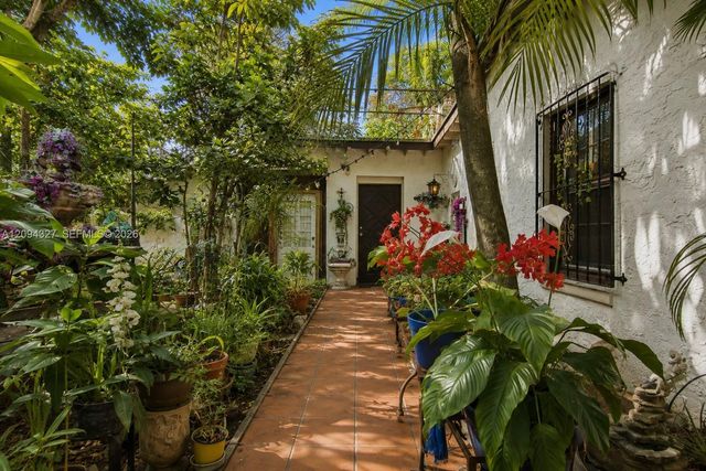 1621 SW 11th Street, Miami, FL 33135
