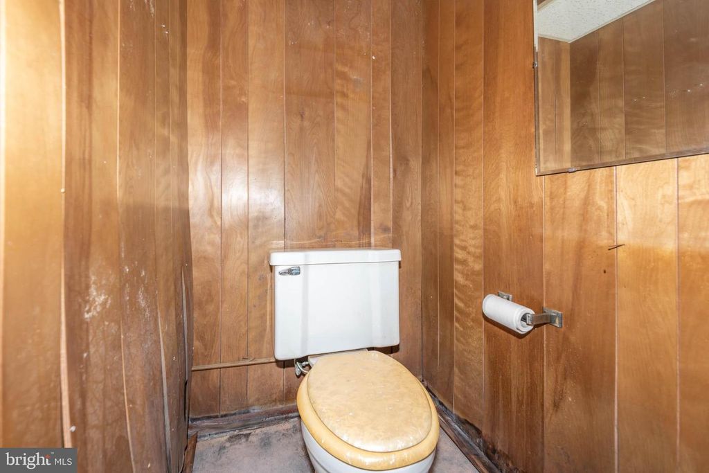 Image 16 of property listing at 6910 GOUGH ST, Baltimore, MD 21224
