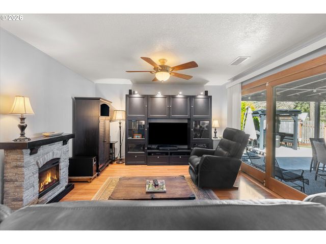 6790 Sw DALE Ave, Beaverton, OR 97008