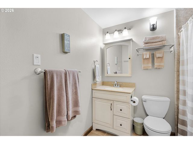 6790 Sw DALE Ave, Beaverton, OR 97008