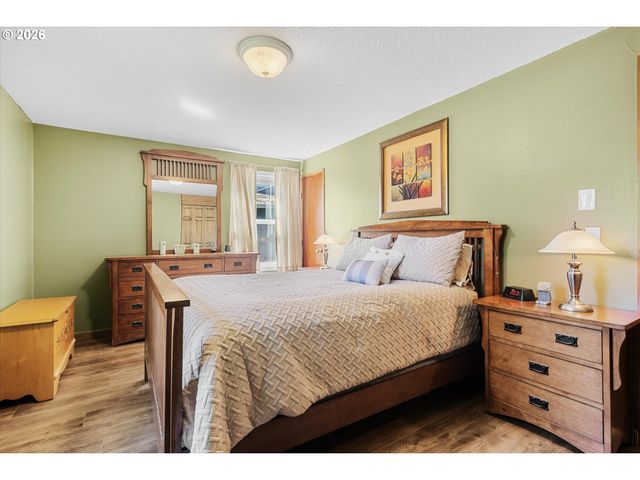 6790 Sw DALE Ave, Beaverton, OR 97008