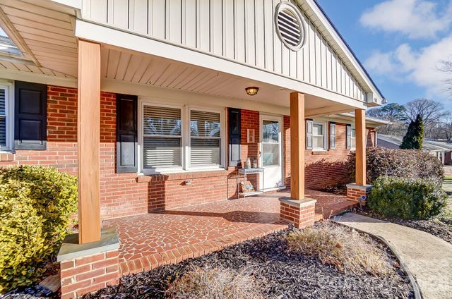 10 Spruce Pine Drive, Belmont, NC 28012