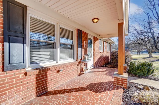 10 Spruce Pine Drive, Belmont, NC 28012