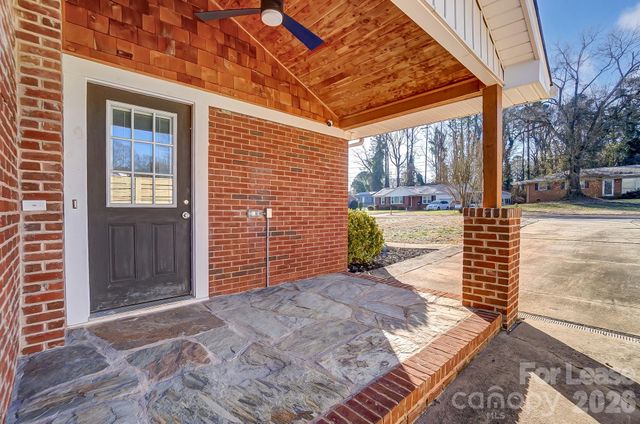 10 Spruce Pine Drive, Belmont, NC 28012