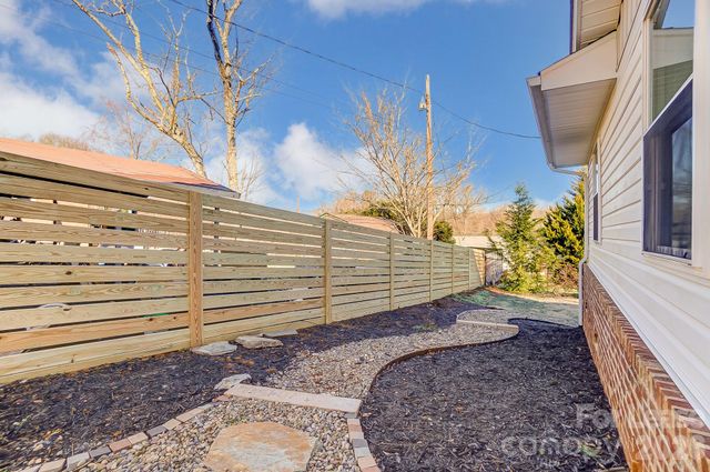 10 Spruce Pine Drive, Belmont, NC 28012