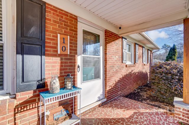 10 Spruce Pine Drive, Belmont, NC 28012