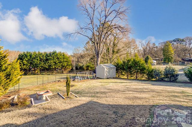 10 Spruce Pine Drive, Belmont, NC 28012