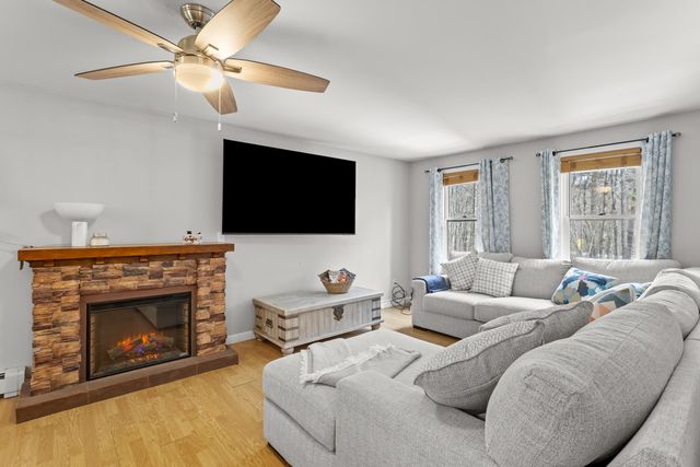 125 S Main Street, Newton, NH 03858