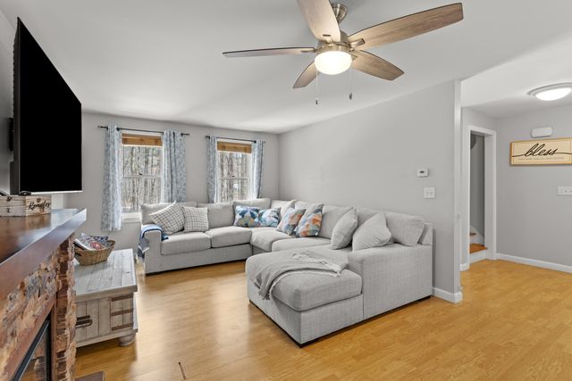 125 S Main Street, Newton, NH 03858