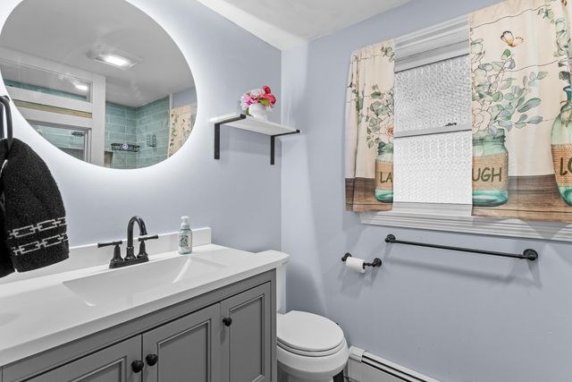 125 S Main Street, Newton, NH 03858