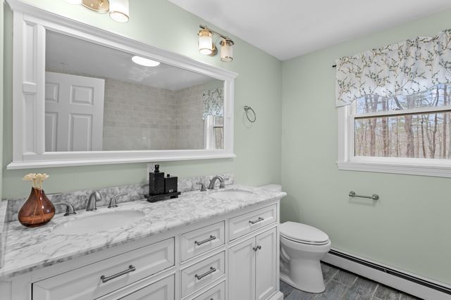 125 S Main Street, Newton, NH 03858