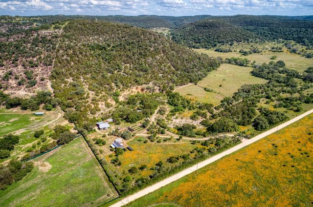 801 Mickle Creek Rd, Medina, TX 78055
