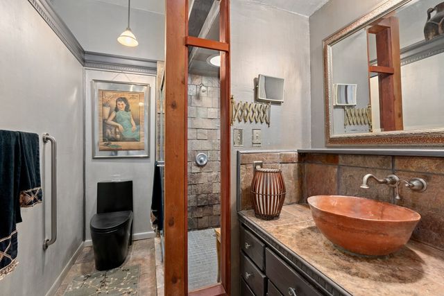 801 Mickle Creek Rd, Medina, TX 78055