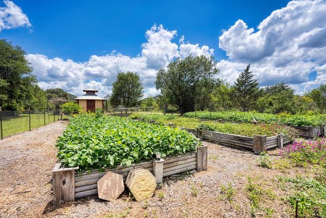 801 Mickle Creek Rd, Medina, TX 78055