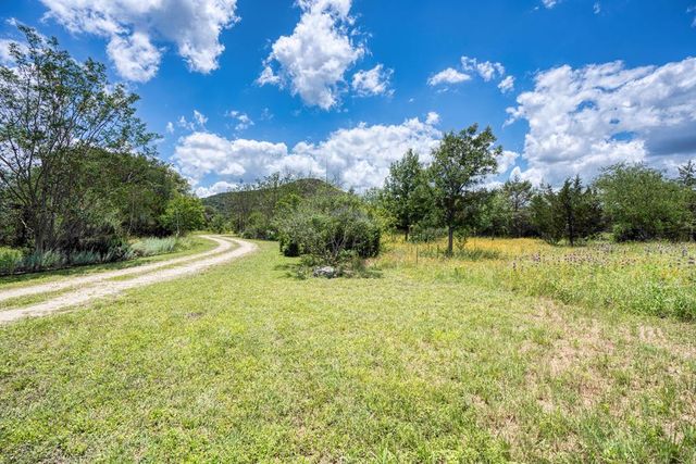 801 Mickle Creek Rd, Medina, TX 78055