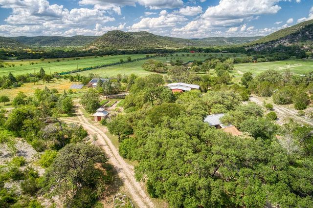 801 Mickle Creek Rd, Medina, TX 78055