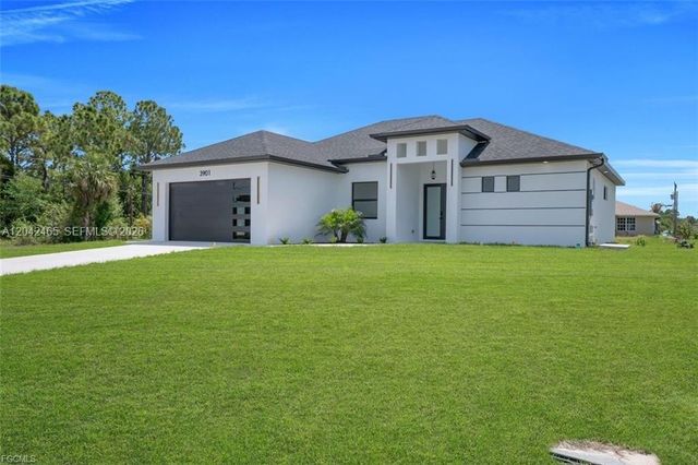 3901 3rd Street SW, Lehigh Acres, FL 33976