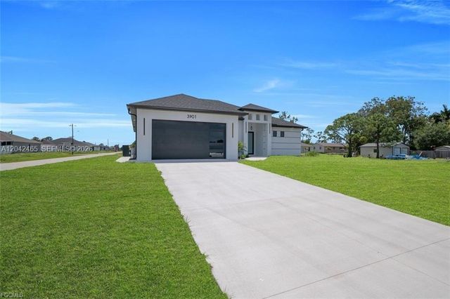 3901 3rd Street SW, Lehigh Acres, FL 33976
