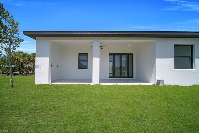 3901 3rd Street SW, Lehigh Acres, FL 33976