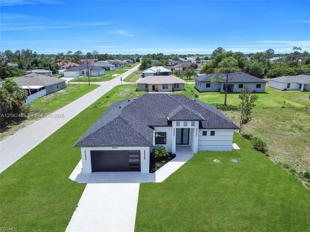 3901 3rd Street SW, Lehigh Acres, FL 33976