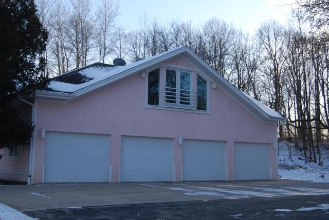 N6715 County Road I, Fredonia, WI 53021