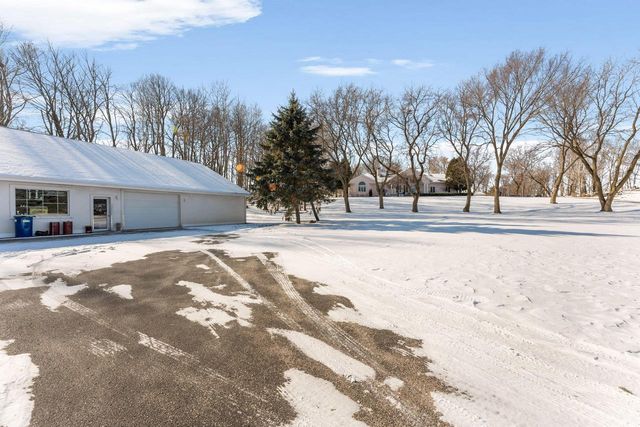N6715 County Road I, Fredonia, WI 53021