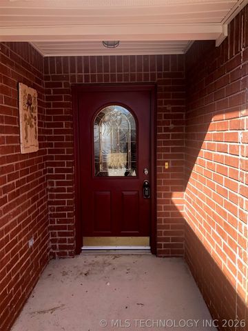 315 Savannah Park Street, Pryor, OK 74361