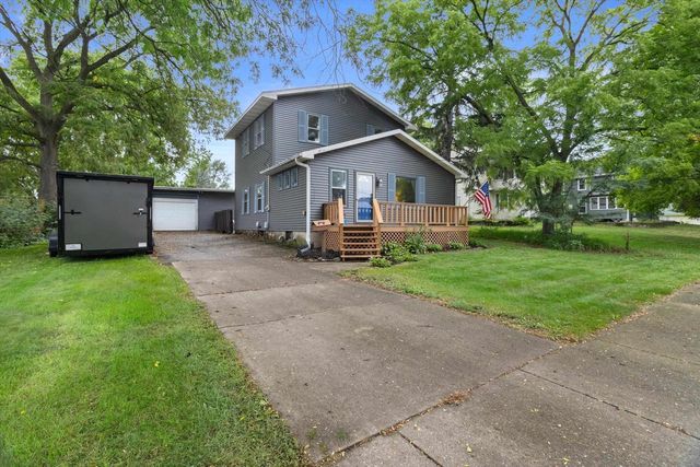 10 Maple Court, Edgerton, WI 53534