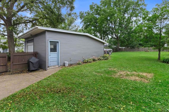 10 Maple Court, Edgerton, WI 53534