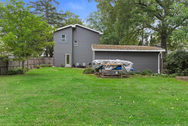 10 Maple Court, Edgerton, WI 53534