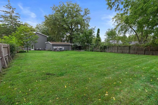 10 Maple Court, Edgerton, WI 53534