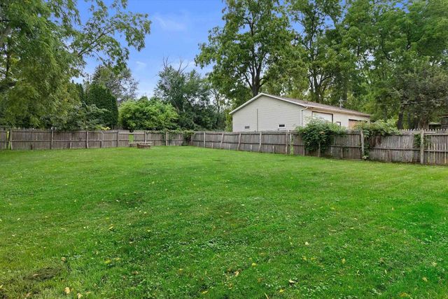 10 Maple Court, Edgerton, WI 53534