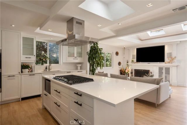 2798 Francis Lane, Costa Mesa, CA 92626
