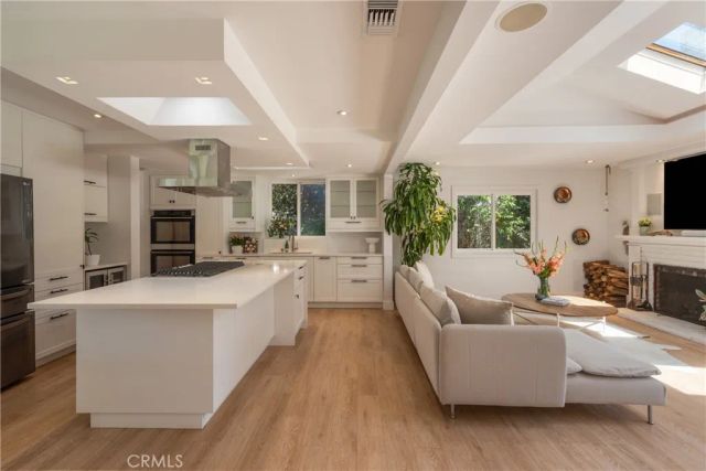 2798 Francis Lane, Costa Mesa, CA 92626