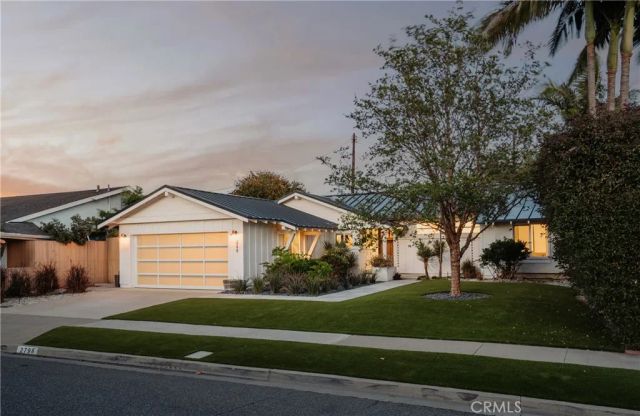 2798 Francis Lane, Costa Mesa, CA 92626