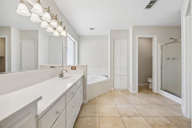 216 Point Circle, Pilot Point, TX 76258